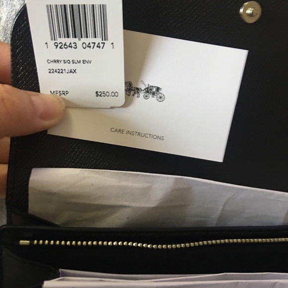 Coach Wallet - Picture 4 of 7